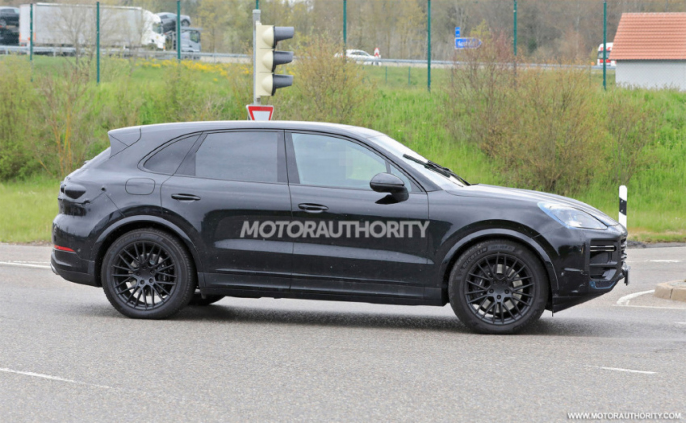 autos, cars, porsche, luxury cars, performance, porsche cayenne, porsche cayenne news, porsche news, spy shots, suvs, videos, youtube, 2023 porsche cayenne spy shots and video: major update pegged for performance suv