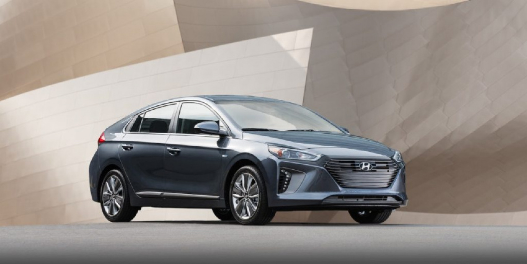 autos, cars, hyundai, ioniq, used car shopping, this obscure hyundai gets better gas mileage than any other used car