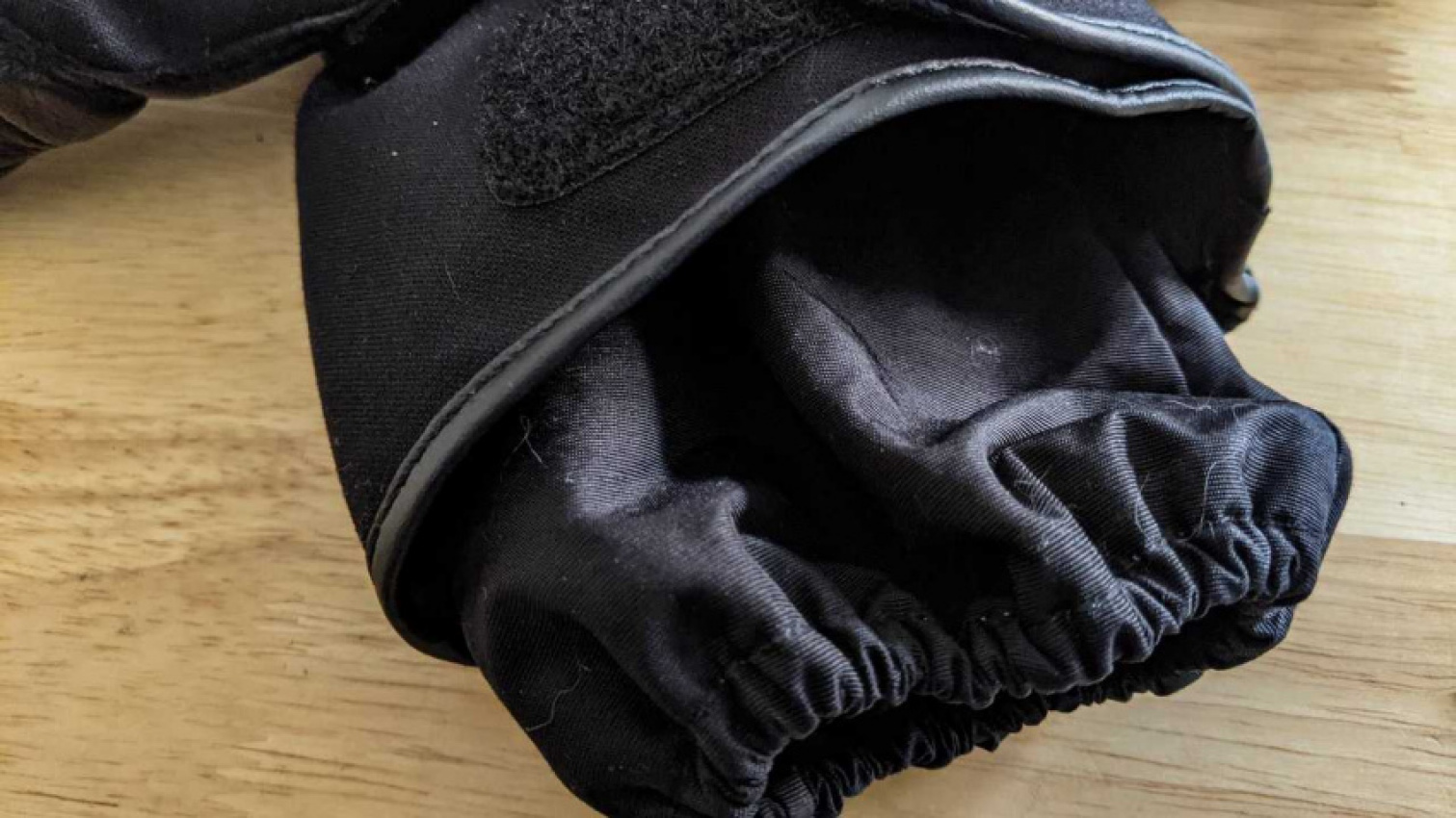 autos, cars, gear, gear review: scorpion exo tempest waterproof gloves