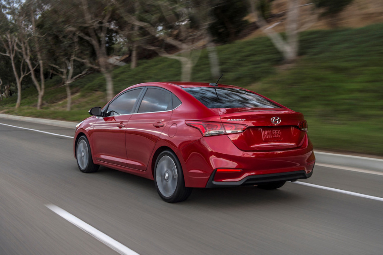 autos, cars, hyundai, accent, android, compact, hyundai accent, android, critics agree which 2022 hyundai accent trim is best