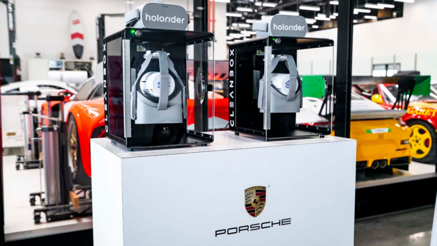autos, cars, porsche, reviews, cosmic chase: in-car vr gaming comes to the public at porsche’s experience center