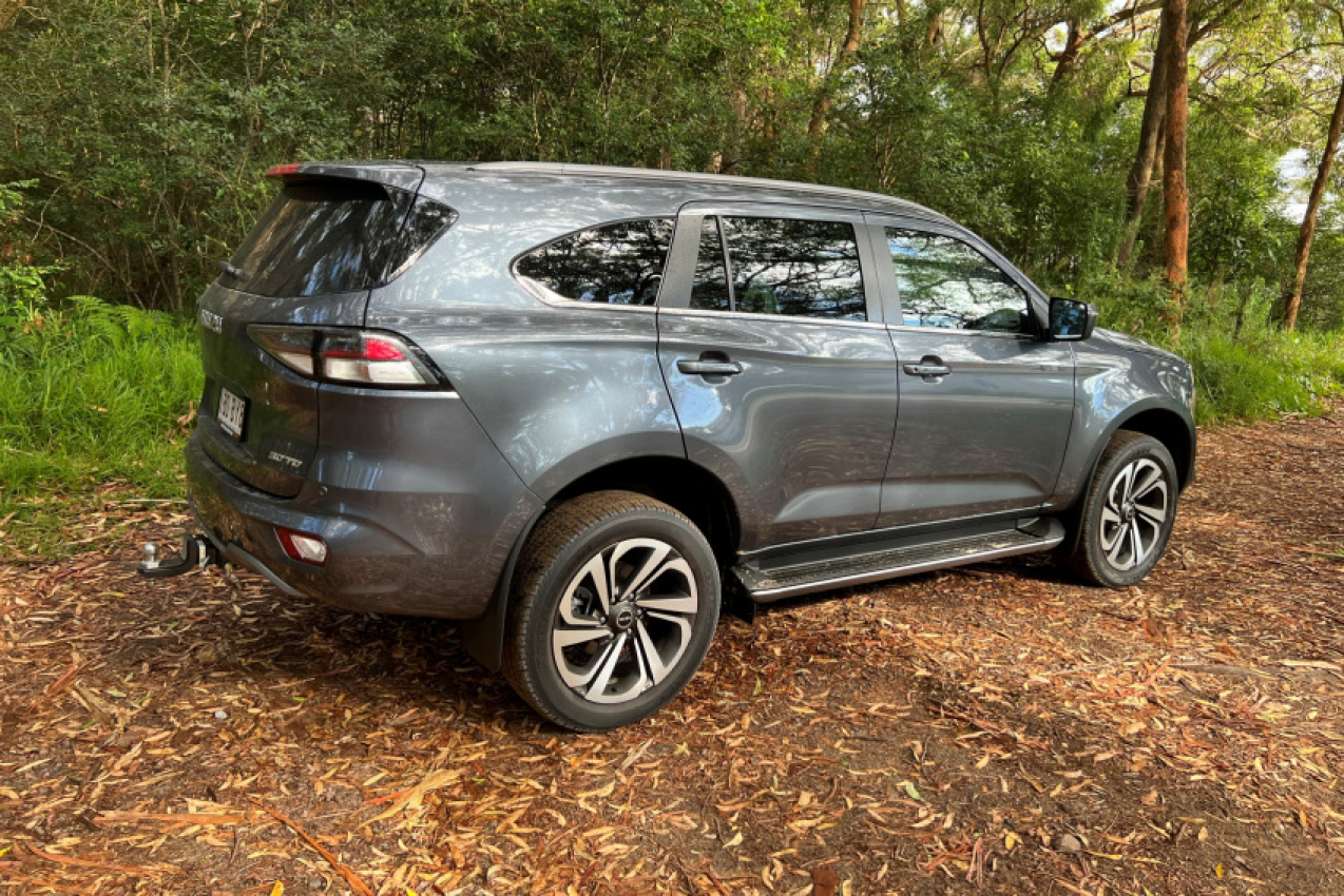 autos, awd 4wd suv, reviews, compass recview. 4wd suv, fortuner review, isuzu mu-x lst, jeep compass trailhawk, mu x review, toyota fortuner, android, ozroamer 2022 4wd $45,000 – $65,000 coty award