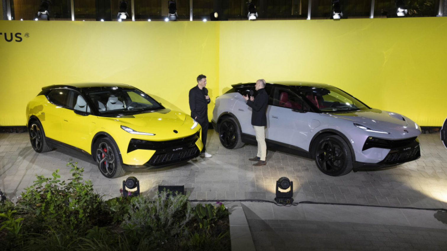 autos, cars, electric, lotus, lotus eletre: a first 'sit' in the new electric suv