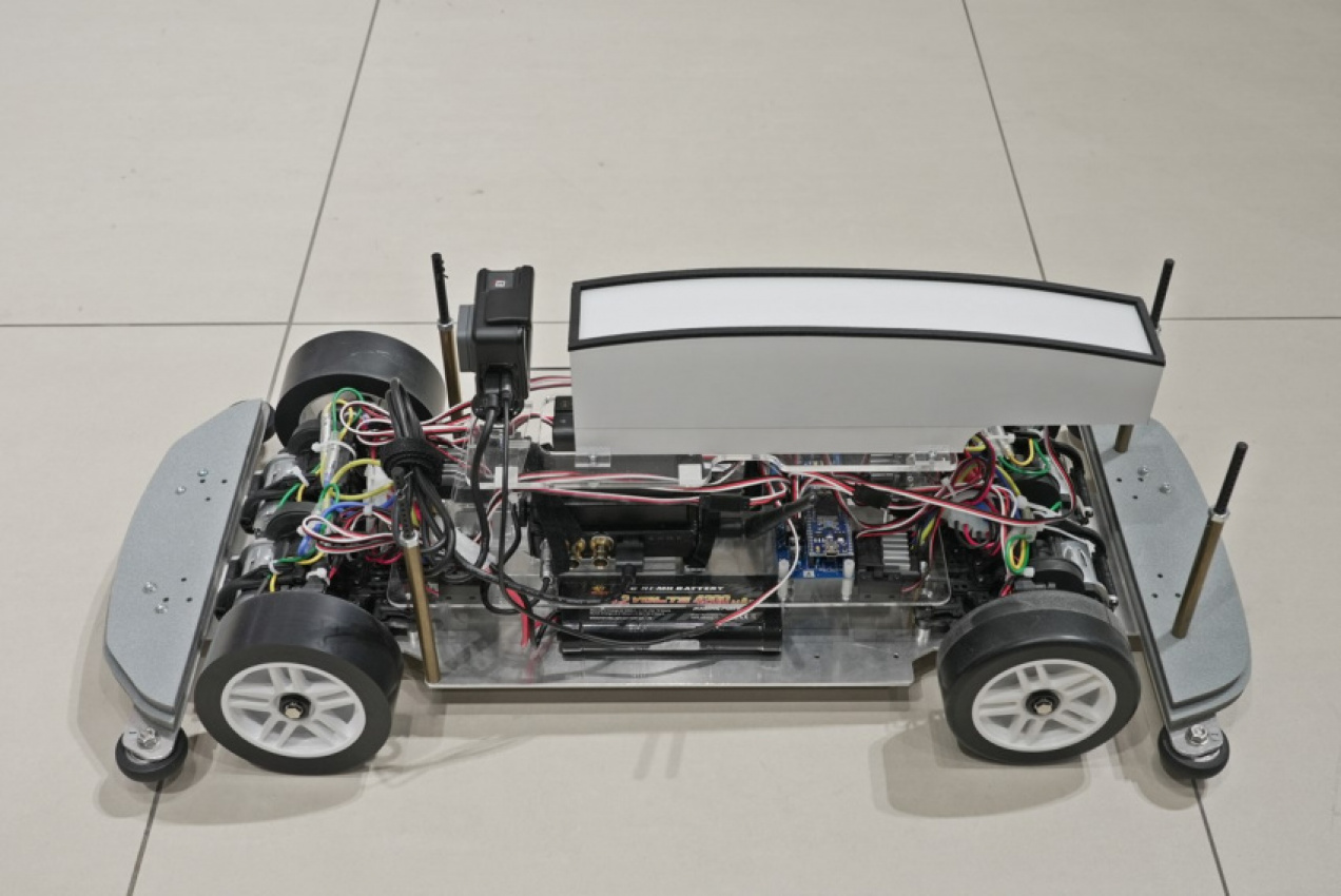 autos, cars, nissan, nissan e-4orce advanced all-wheel control technology demonstrated with rc car