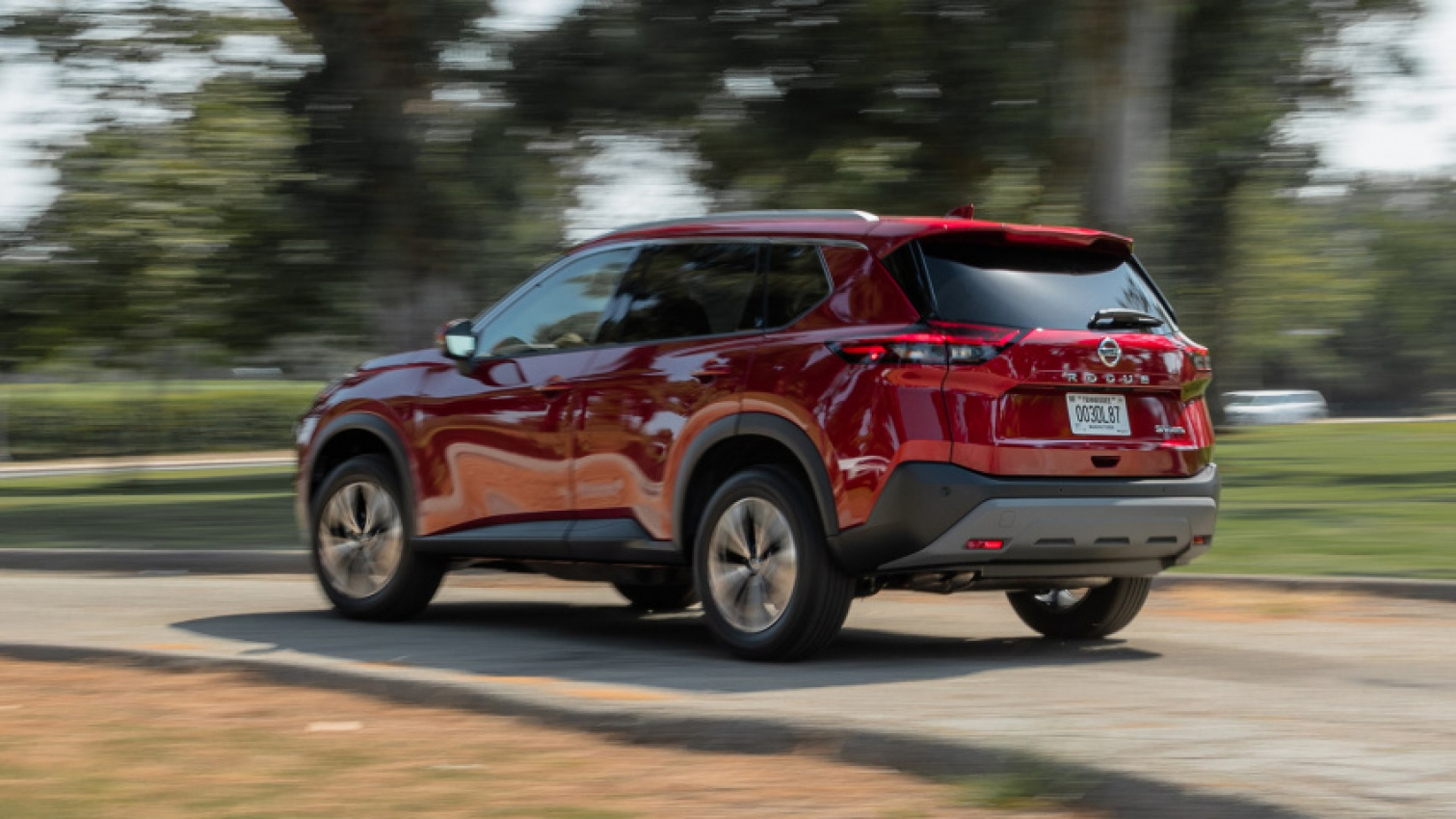autos, cars, nissan, reviews, toyota, toyota rav4, android, how we wish the nissan rogue was like the toyota rav4 (and vice versa)
