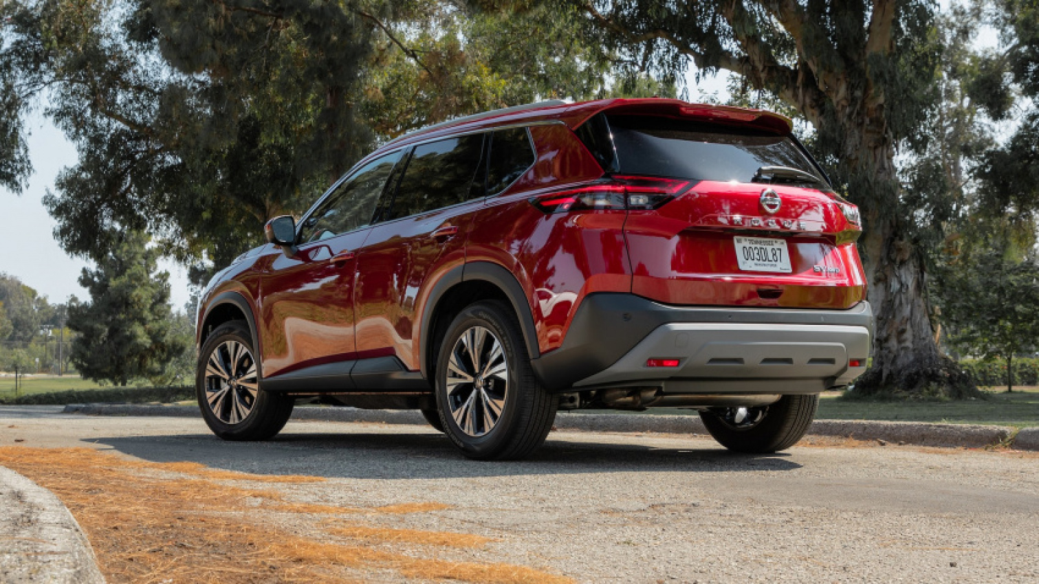 autos, cars, nissan, reviews, toyota, toyota rav4, android, how we wish the nissan rogue was like the toyota rav4 (and vice versa)