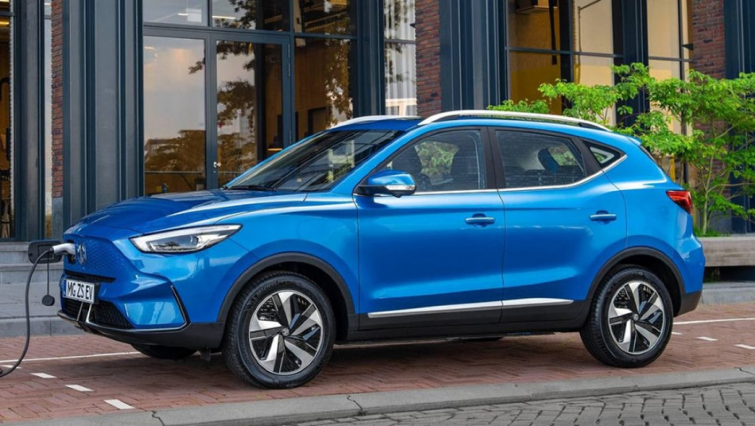 autos, cars, mg, electric, electric cars, family cars, green cars, industry news, mg suv range, mg zs, mg zs 2022, mg zs ev, showroom news, small cars, how long before an electric car starts paying off? 2022 mg zs ev vs zs petrol running costs compared