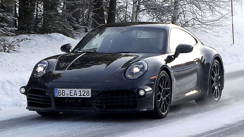 autos, cars, mini, porsche, android, performance cars, vnex, android, new 2023 porsche 911 spotted with minimal camouflage