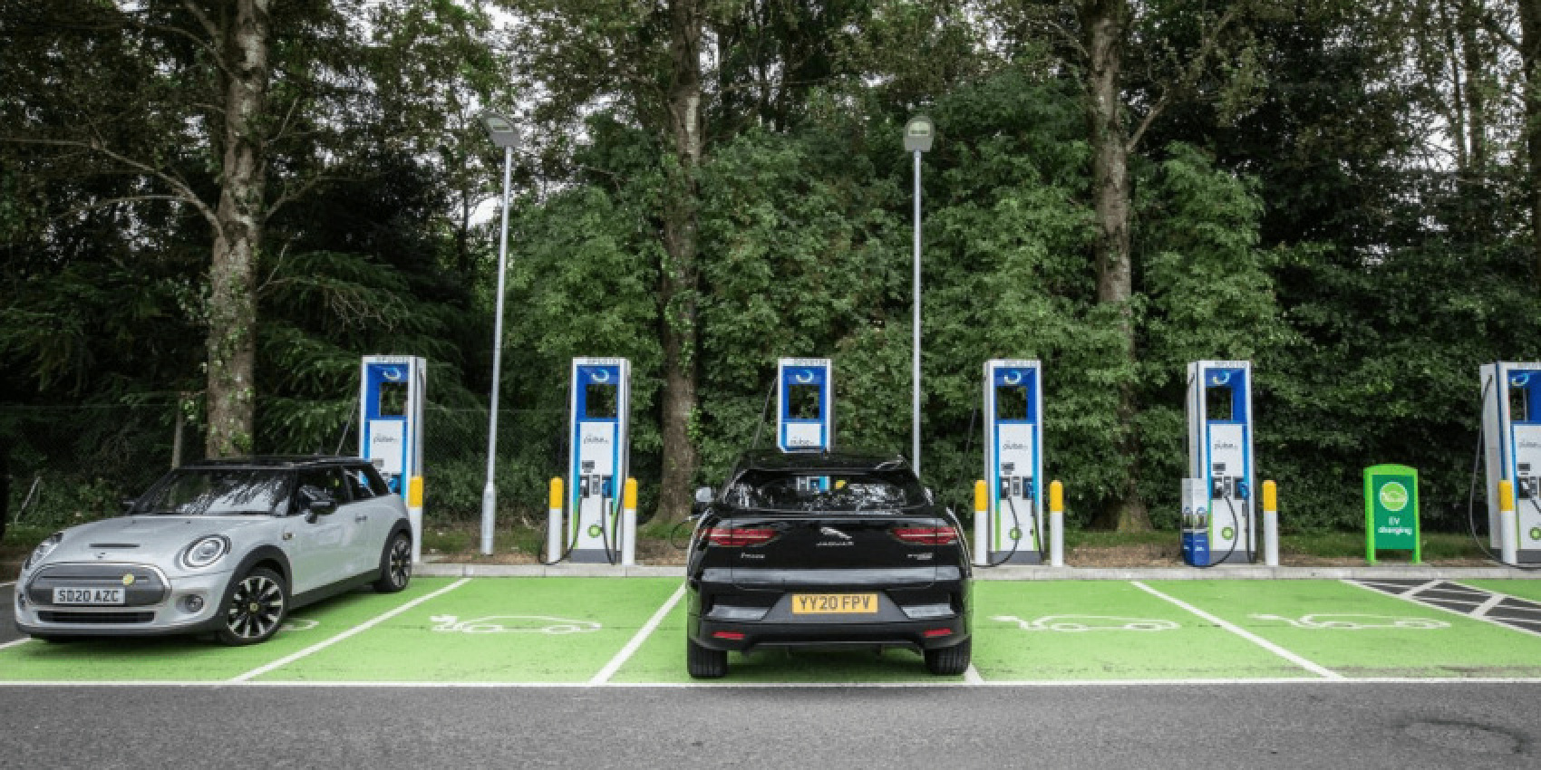 autos, cars, electric vehicle, politics, charging infrastructure, vnex, uk aims for 300,000 charging stations by 2030