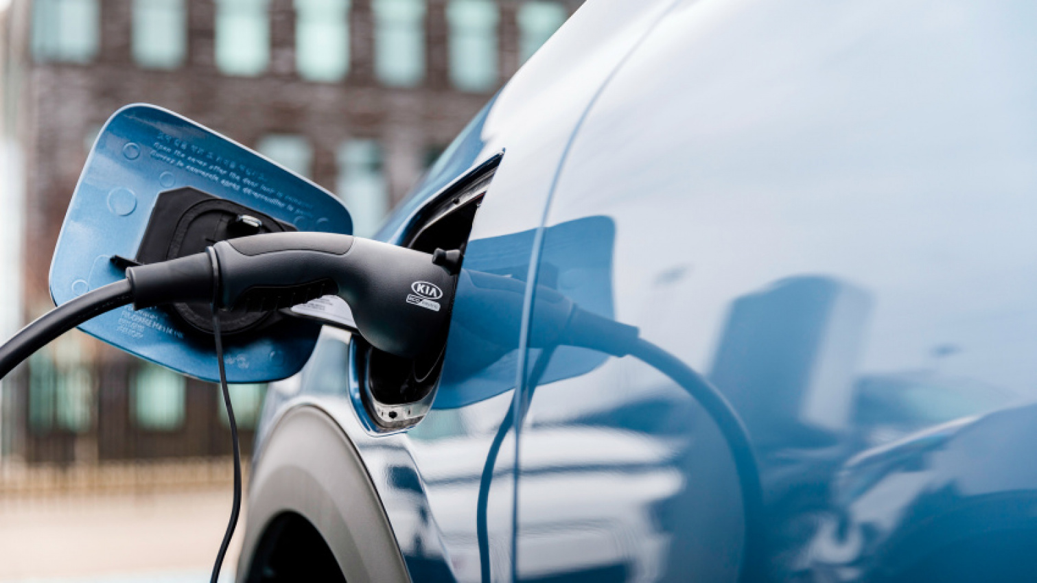 auto, gadgets, i'd buy a hybrid car rather than ev and here's why