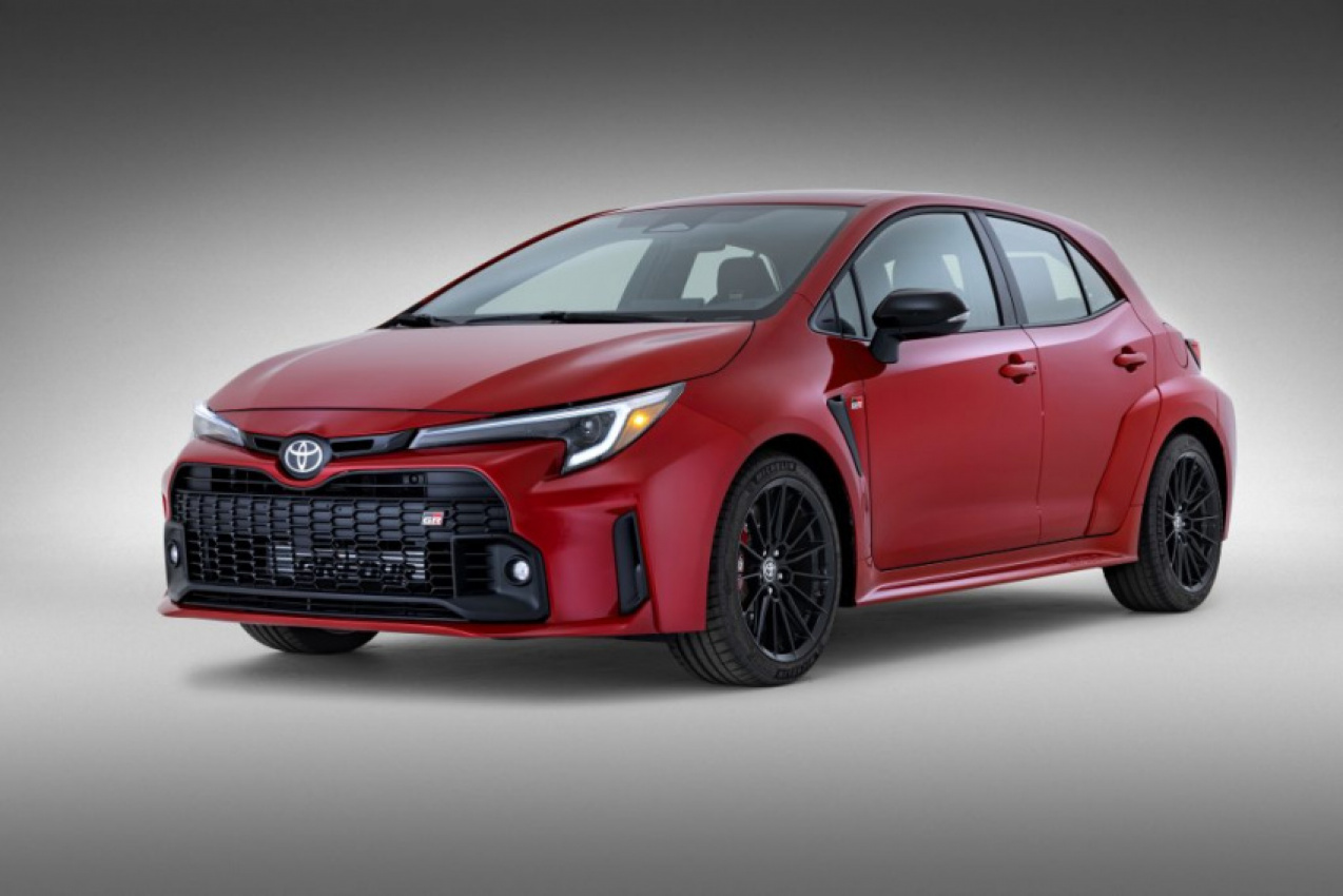 autos, cars, honda, toyota, civic, corolla, honda civic, hot hatch, 2023 toyota gr corolla vs. 2023 honda civic type r: which hatch is hotter?