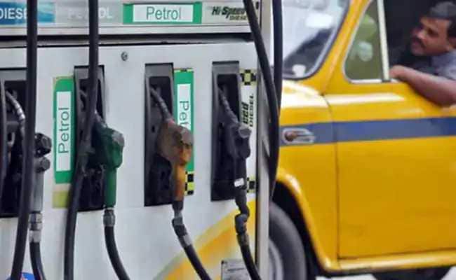 autos, cars, auto news, carandbike, diesel, diesel and petrol prices, diesel price, news, petrol, petrol and diesel price, petrol price, petrol, diesel prices hiked by 40 paise, 12th hike in 14 days