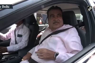 article, autos, cars, mini, there’s no better way to popularise a new fuel, than the union transport minister himself taking the plunge