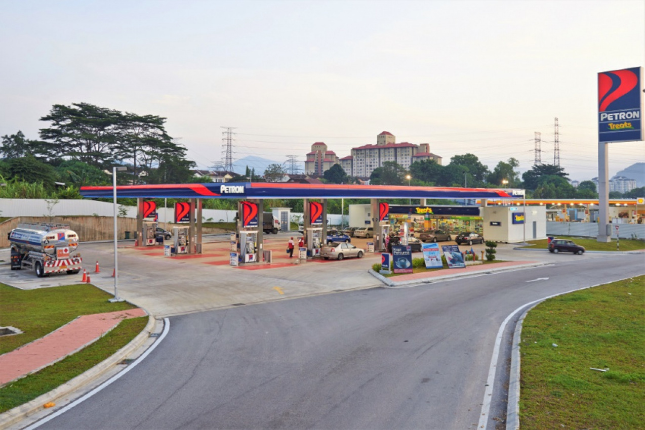 autos, cars, featured, fuel station, malaysia, petrol station, petron, petron malaysia, service station, petron malaysia celebrates 10th anniversary