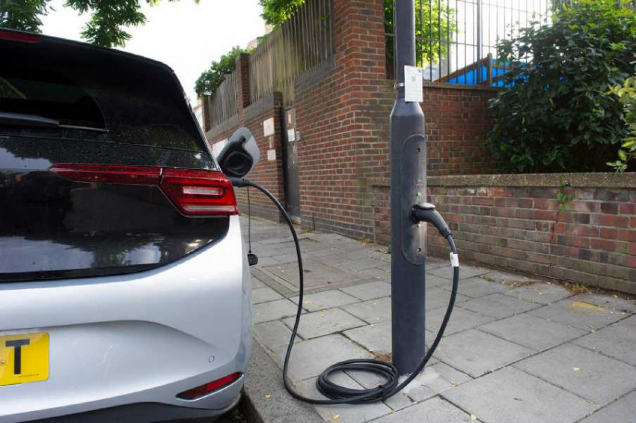 autos, cars, electric cars, technology, be.ev, browne jacobson, department of transport, ev charging, osprey charging, ufodrive, does the british government’s ev charging strategy do enough?