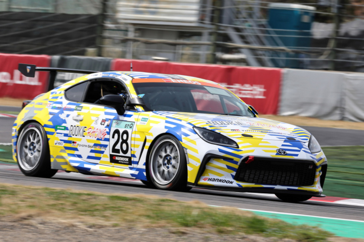 autos, cars, news, toyota, fuel, hydrogen, motorsports, racing, toyota corolla, toyota gr 86, toyota races in super taikyu series with hydrogen-powered corolla and carbon-neutral fueled gr86
