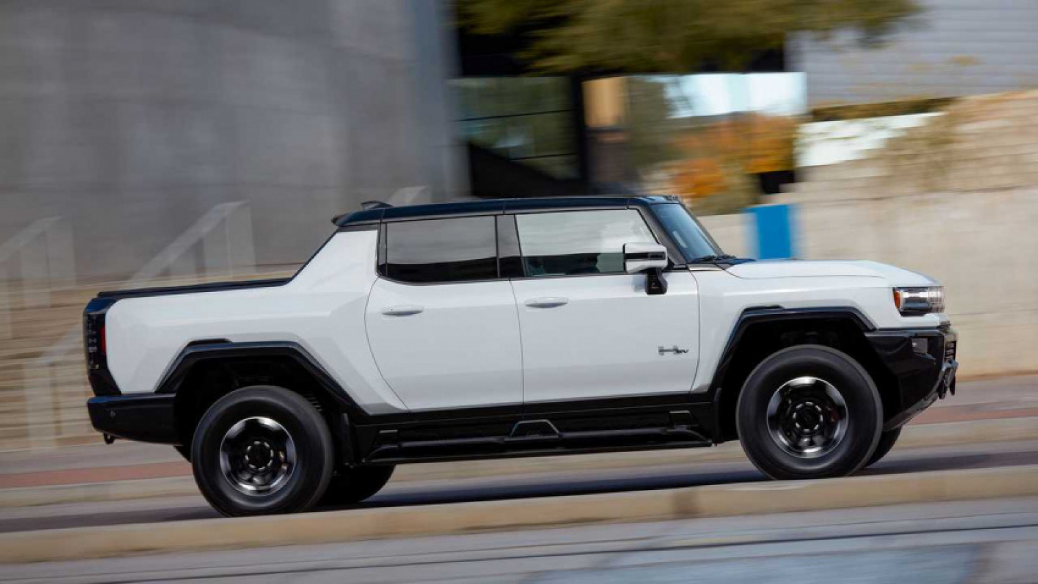 autos, cars, gmc, hummer, reviews, vnex, android, 2022 gmc hummer ev first drive review: that’s what i’m talking about
