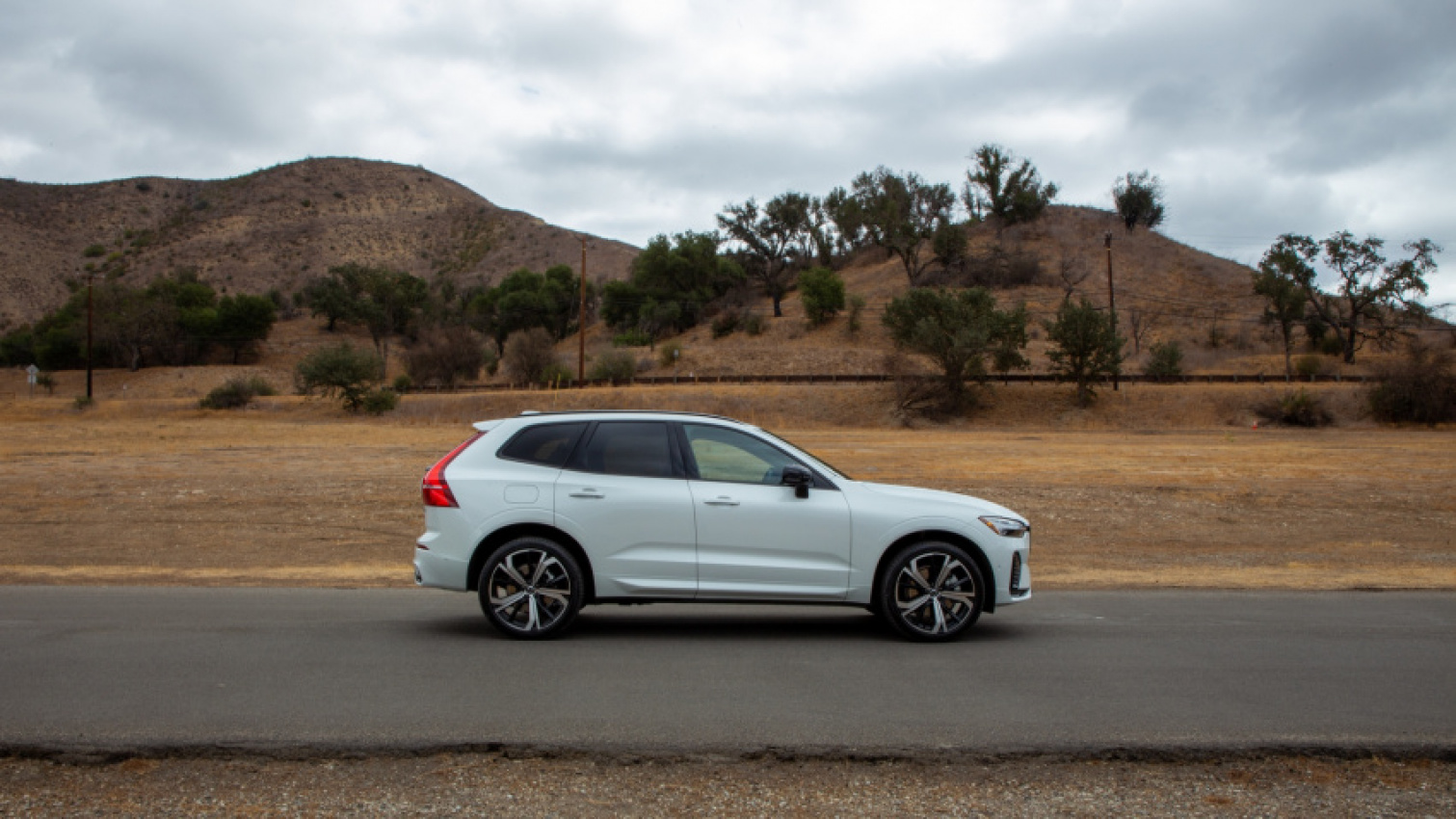 cars, hybrid cars, volvo, android, hybrids, news, volvo news, volvo xc60 news, android, preview drive: 2022 volvo mild hybrids boost efficiency, electrify the new normal