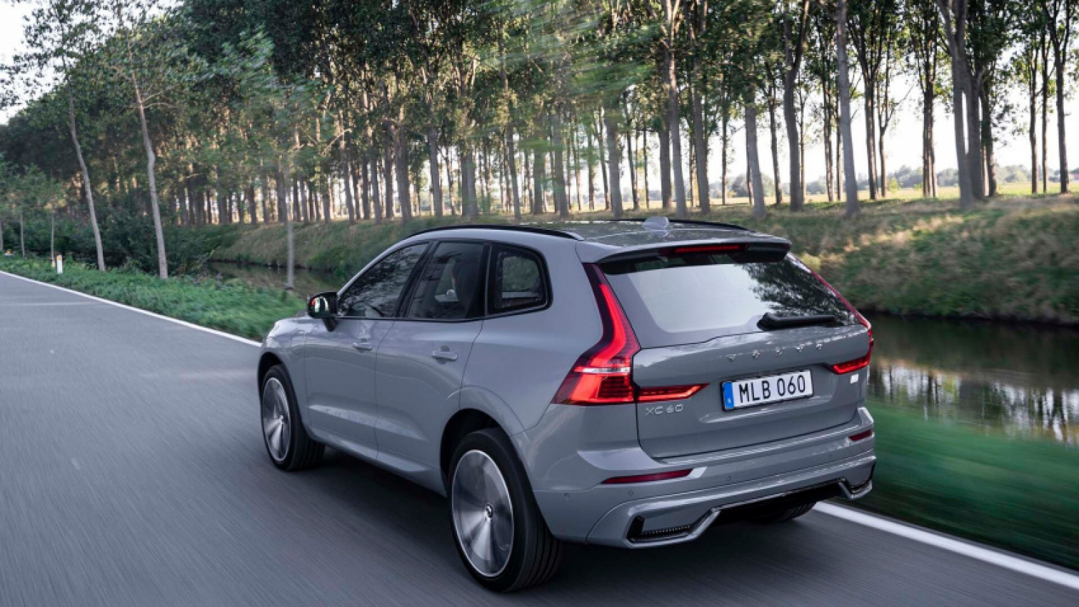 cars, hybrid cars, volvo, android, first drives, hybrids, plug-in hybrids, volvo news, volvo xc60, volvo xc60 news, android, first drive review: 2022 volvo xc60 recharge plug-in hybrid delivers more range and power