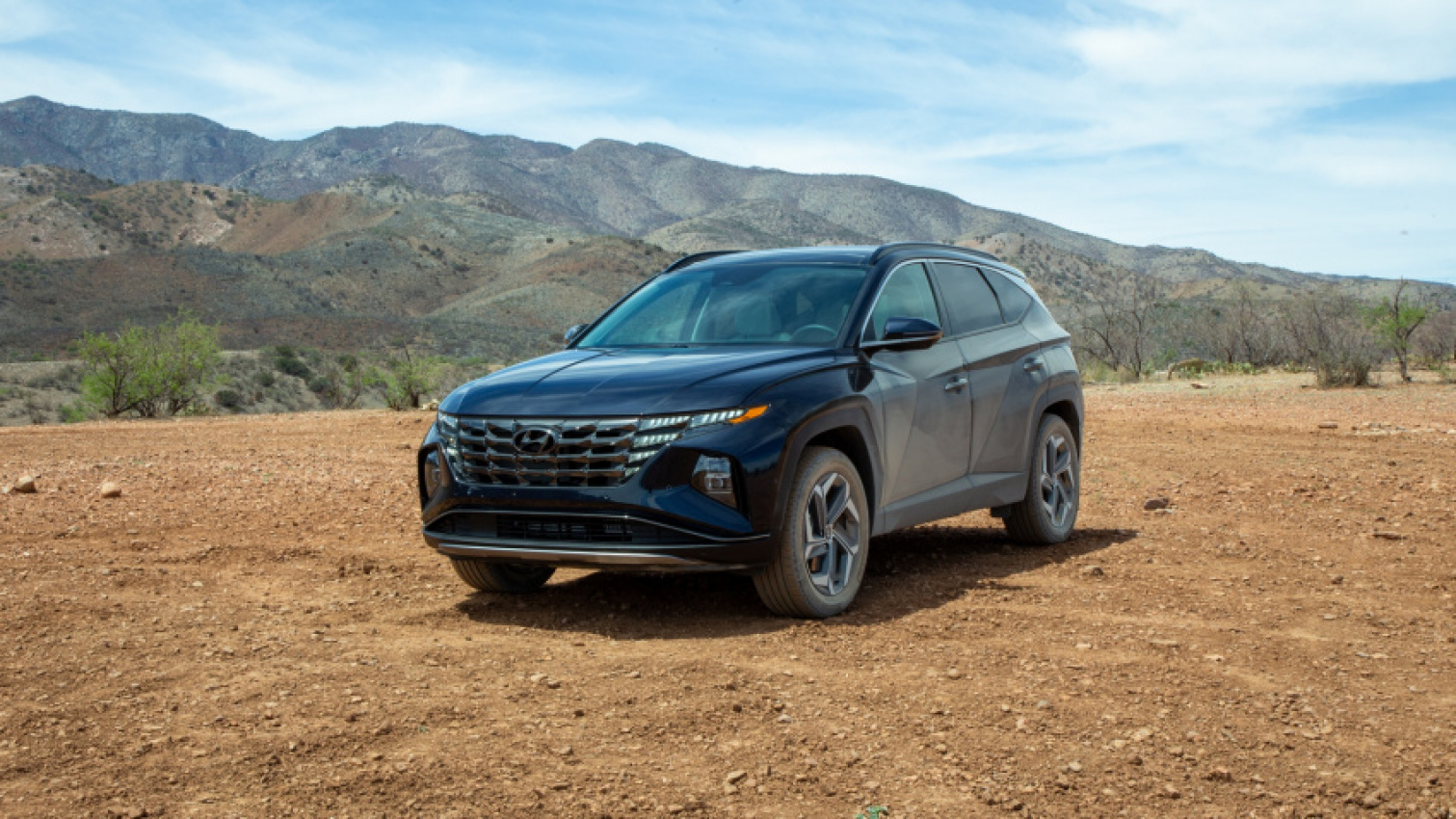 autos, cars, hyundai, android, first drives, hybrids, hyundai news, hyundai tucson, hyundai tucson news, tucson, android, first drive review: 2022 hyundai tucson hybrid superiority extends beyond gas mileage
