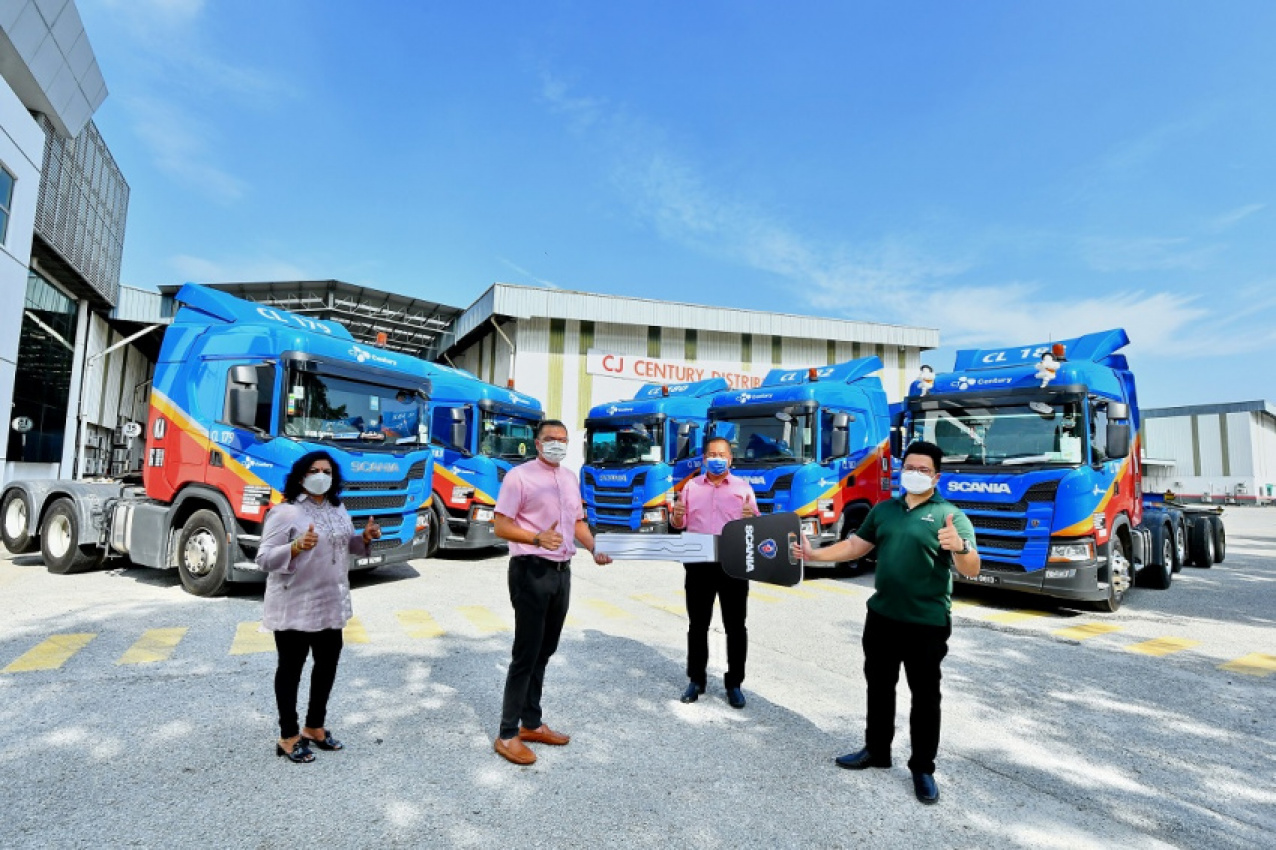 autos, cars, commercial vehicles, cj century logistics holdings bhd, cj logistics, commercial vehicles, logistics, scania, trucks, cj century takes delivery of new scania trucks and commits to reducing carbon footprint