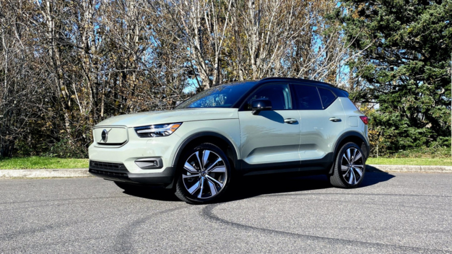 autos, cars, volvo, android, electric cars, first drives, volvo xc40, android, preview drive: 2021 volvo xc40 recharge electric suv doesn’t complicate the future