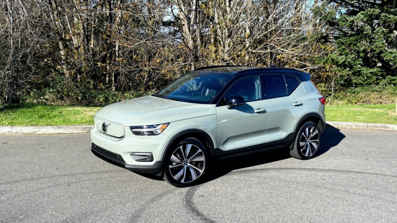 autos, cars, volvo, android, electric cars, first drives, volvo xc40, android, preview drive: 2021 volvo xc40 recharge electric suv doesn’t complicate the future