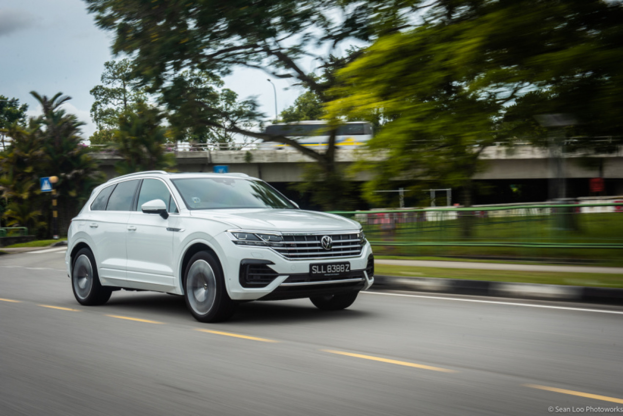 autos, cars, reviews, volkswagen, android, volkswagen touareg, android, mreview: volkswagen touareg r-line - distilled german luxury