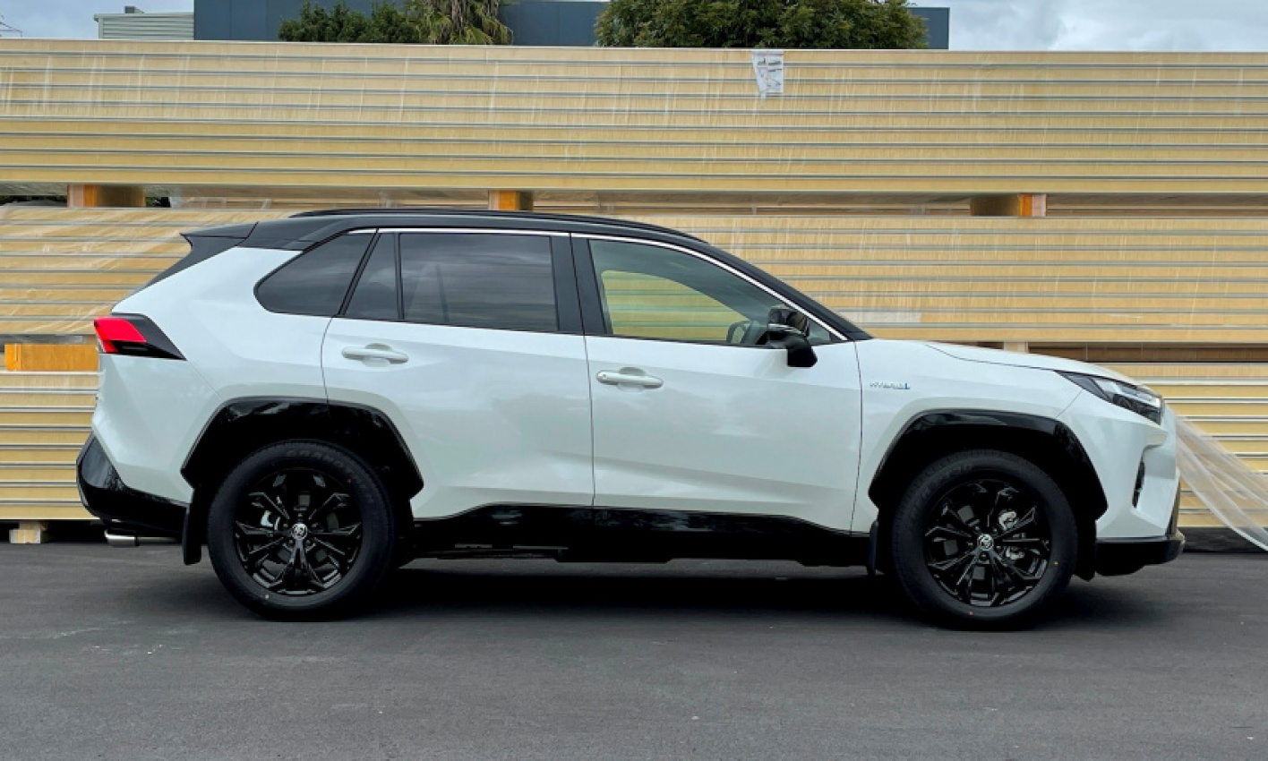 autos, cars, toyota, automotive industry, car, cars, driven, driven nz, hybrid, motoring, national, new zealand, news, nz, reviews, road tests, suv, toyota rav4, toyota rav4 xse hybrid review: like it? join the queue