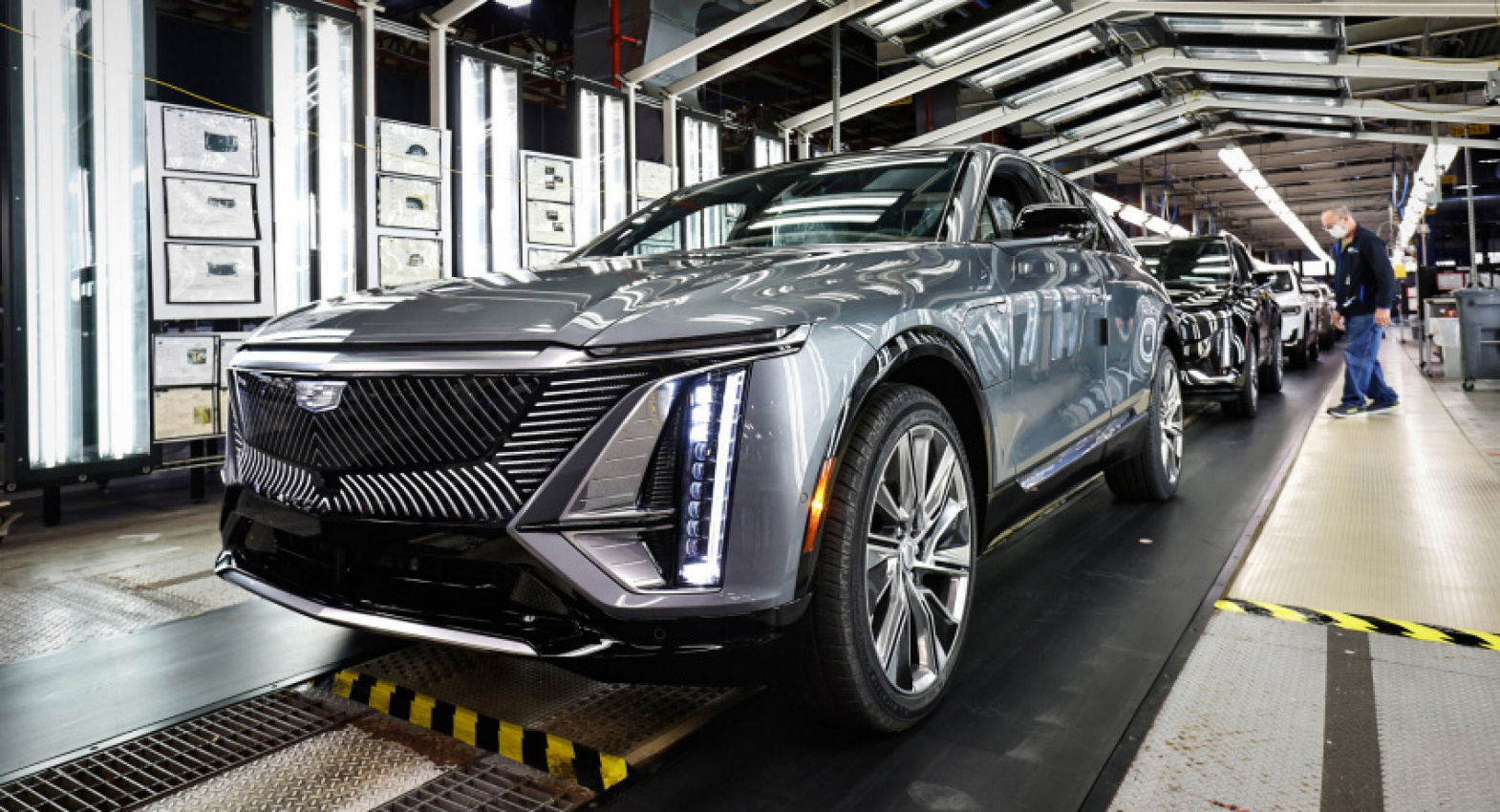 autos, cadillac, cars, news, cadillac lyriq, electric vehicles, reports, cadillac could build up to 200,000 lyriqs annually to satisfy demand