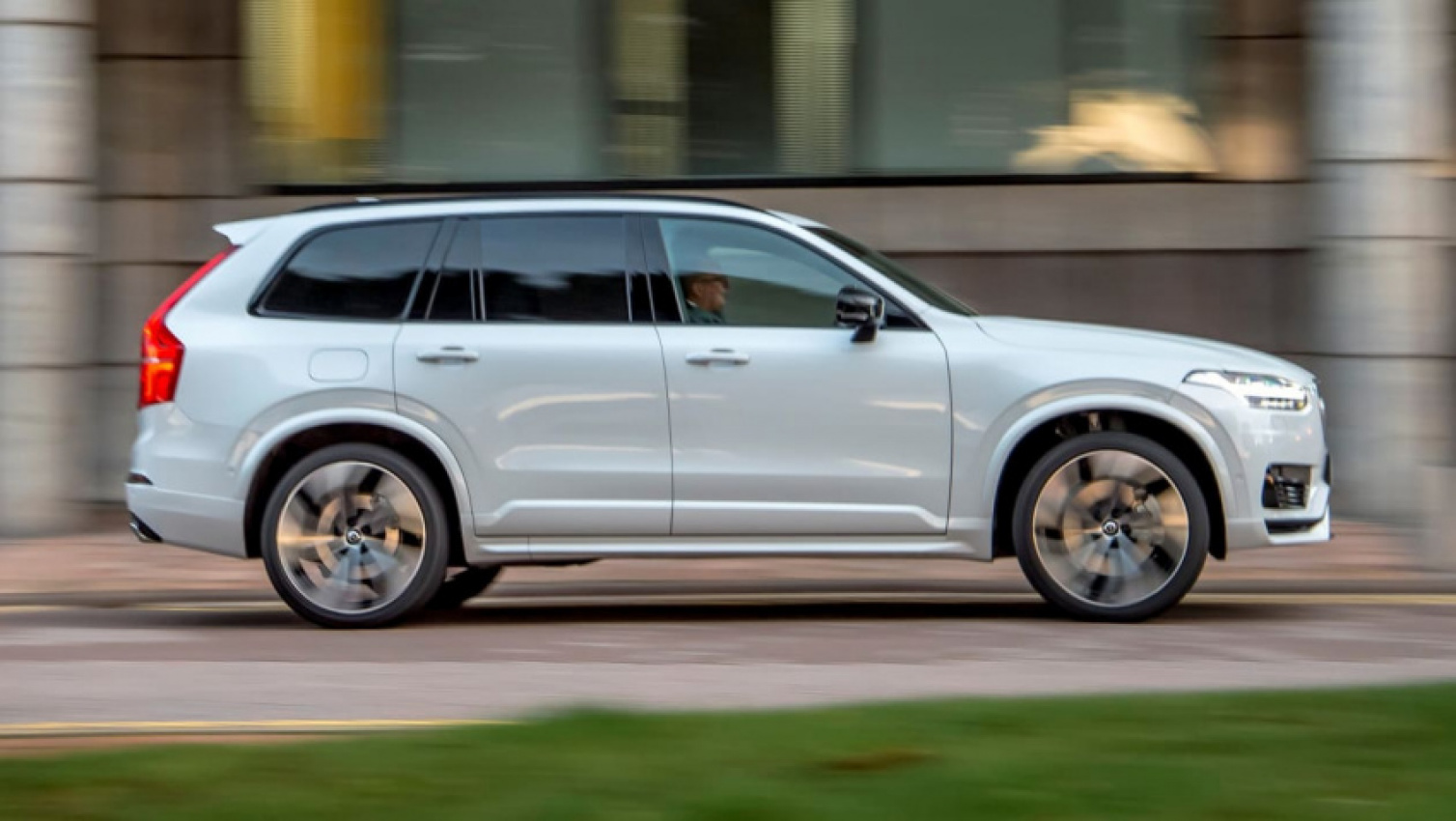 autos, cars, reviews, volvo, 7-seater cars, android, family suvs, plug-in hybrid cars, volvo xc90, xc90 hybrid, android, volvo xc90 recharge hybrid review