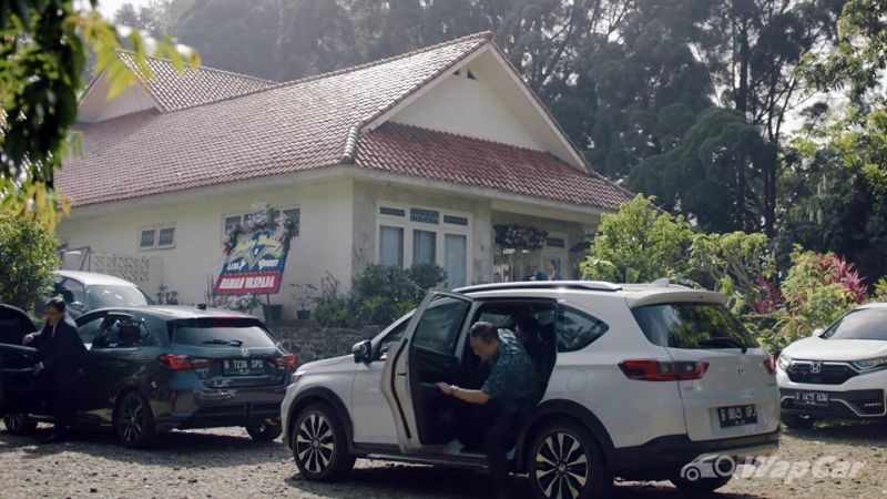 autos, cars, honda, starring classic and new civics, honda's new short film is a sweet, romantic story