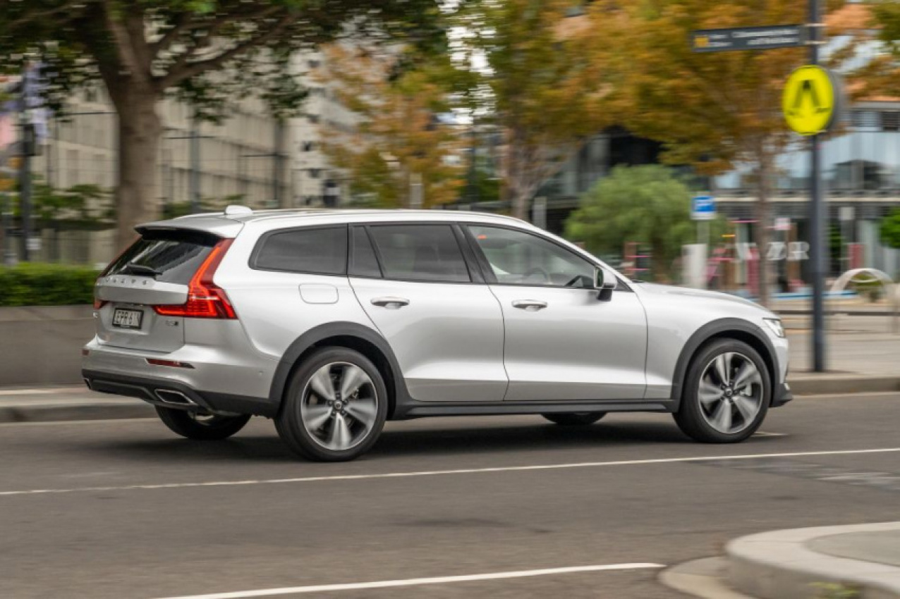 autos, cars, volvo, android, volvo v60, android, 2022 volvo v60 cross country review