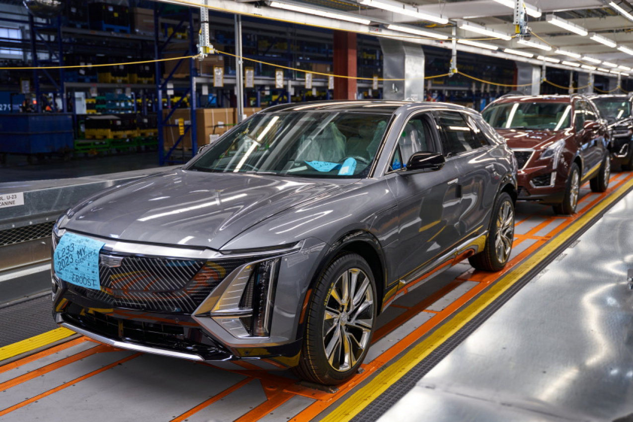 autos, cadillac, cars, news, cadillac lyriq, cadillac videos, electric vehicles, industry, new cars, video, cadillac starts 2023 lyriq ev production in tennessee ahead of schedule
