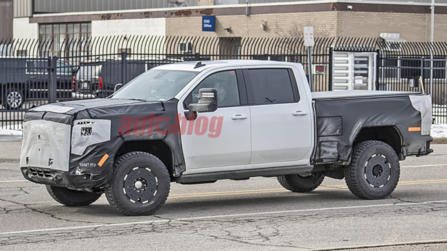 autos, cars, gmc, gmc sierra, off-road vehicles, spy-photos, truck, spy photos suggest more rugged gmc sierra hd at4x is on the way