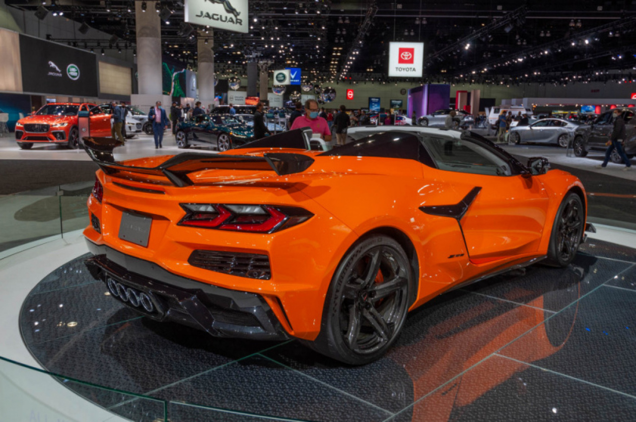 autos, cars, auctions, charity, chevrolet corvette news, chevrolet news, convertibles, supercars, first retail 2023 chevy corvette z06 convertible sells for $1m at auction
