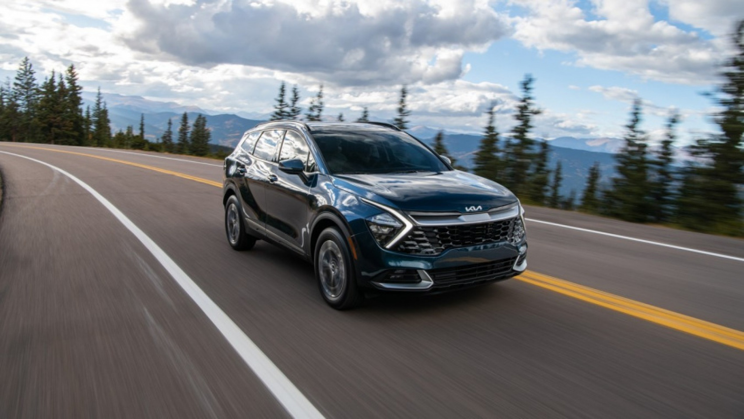 cars, hybrid cars, kia, fuel efficiency, gas mileage, hybrids, kia sportage, 2023 kia sportage hybrid rated at up to 43 mpg, priced at $28,545