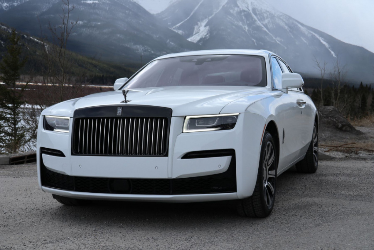 autos, cars, reviews, rolls-royce, car review: 2022 rolls-royce black badge ghost