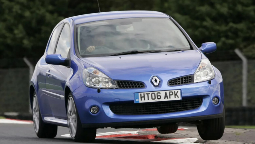 autos, cars, features, renault, hot hatchbacks, renault sport clio 197/200: history, specs and buying guide