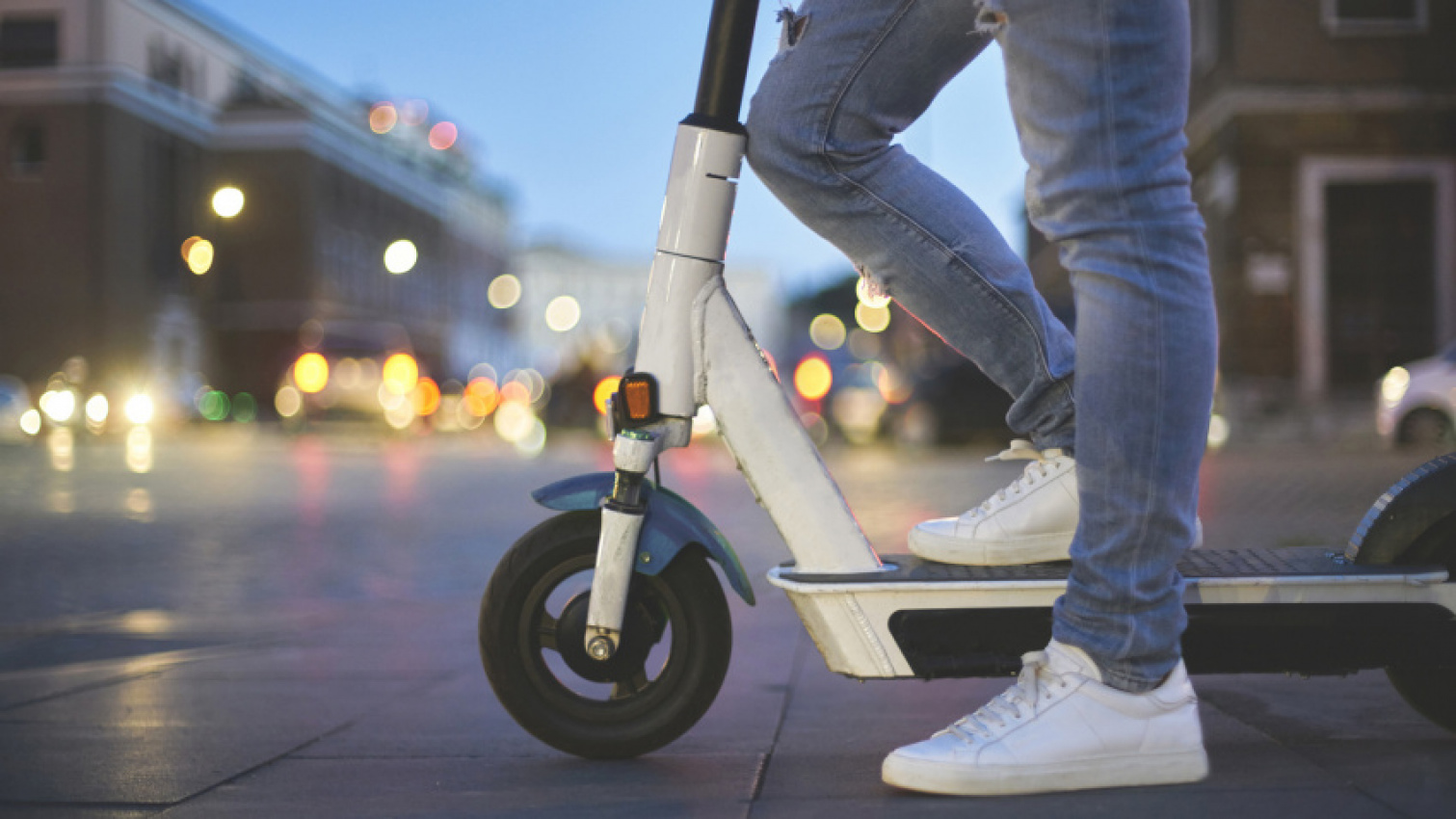 auto, gadgets, 6 mistakes everyone makes when riding an electric scooter