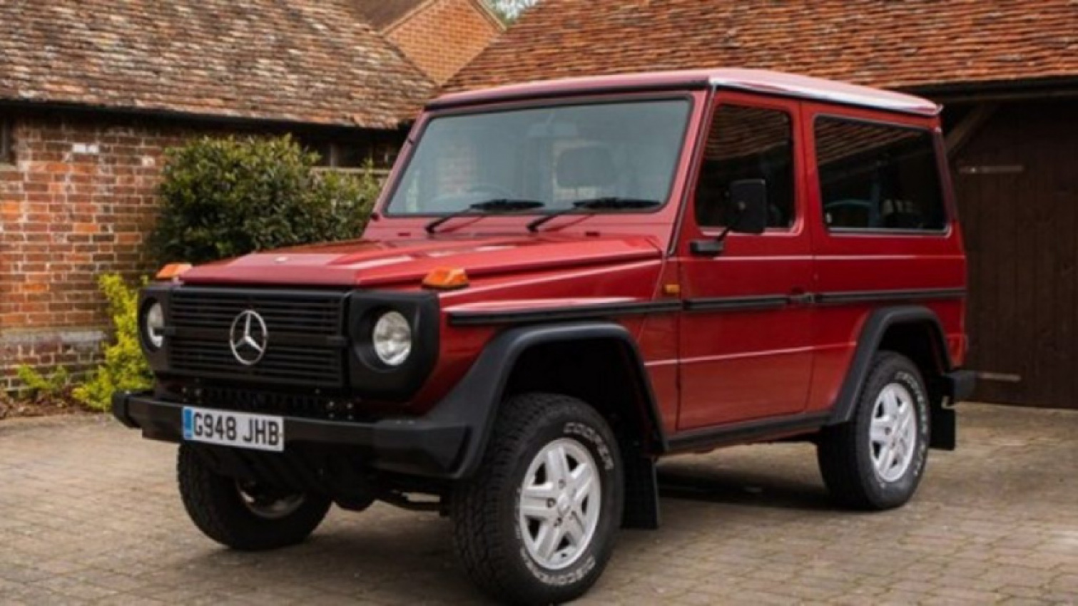 autos, cars, land rover, lincoln, luxury suv, mercedes-benz, small, 4 classic used luxury suvs that never die