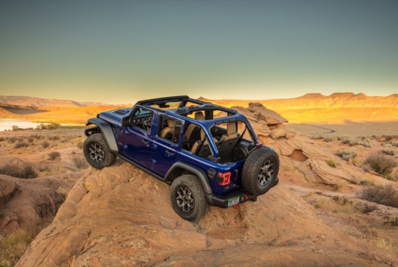 autos, cars, ford, jeep, bronco, ford bronco, jeep wrangler, wrangler, the 2022 ford bronco humiliated the 2022 jeep wrangler again on consumer reports