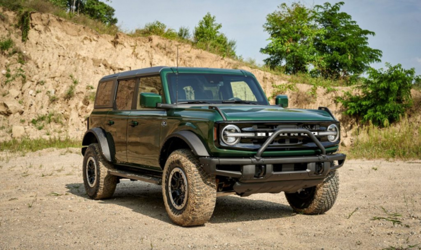 autos, cars, ford, jeep, bronco, ford bronco, jeep wrangler, wrangler, the 2022 ford bronco humiliated the 2022 jeep wrangler again on consumer reports