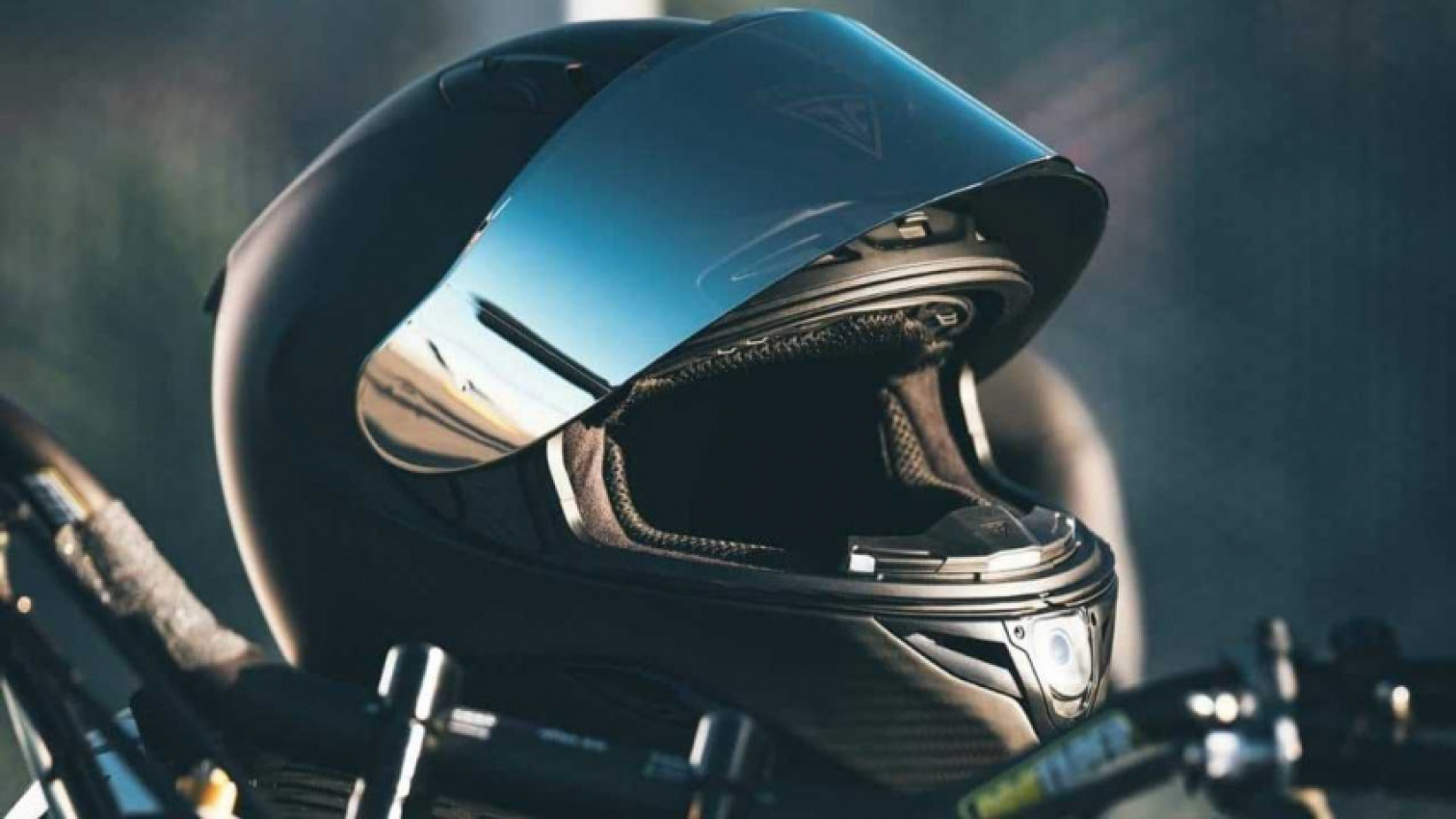 autos, cars, smart, australian smart helmet startup forcite introduces the mk1s