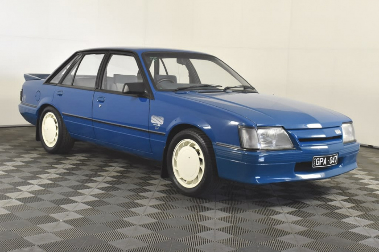 autos, cars, auction preview: hdt blue meanie, vl walkinshaw, hq monaro gts coupe