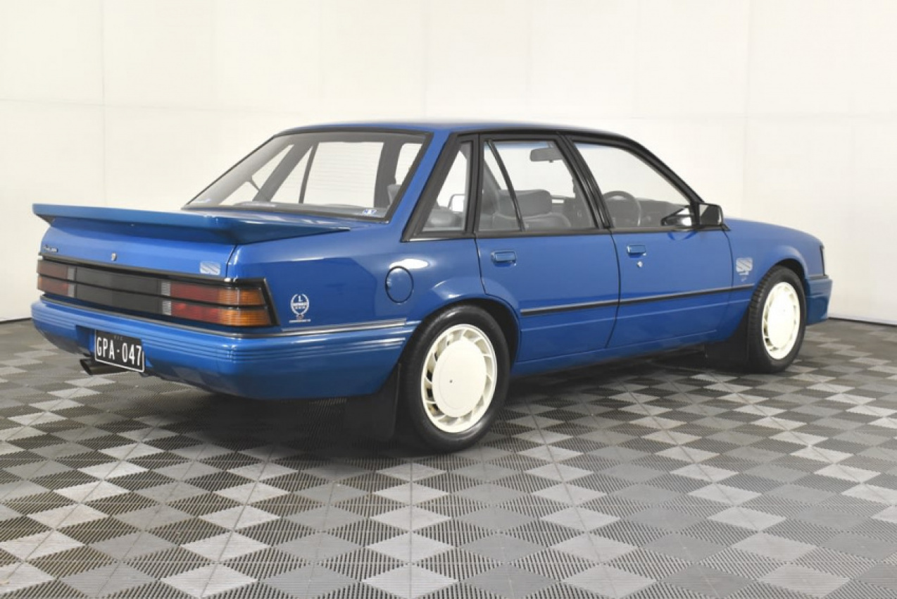 autos, cars, auction preview: hdt blue meanie, vl walkinshaw, hq monaro gts coupe