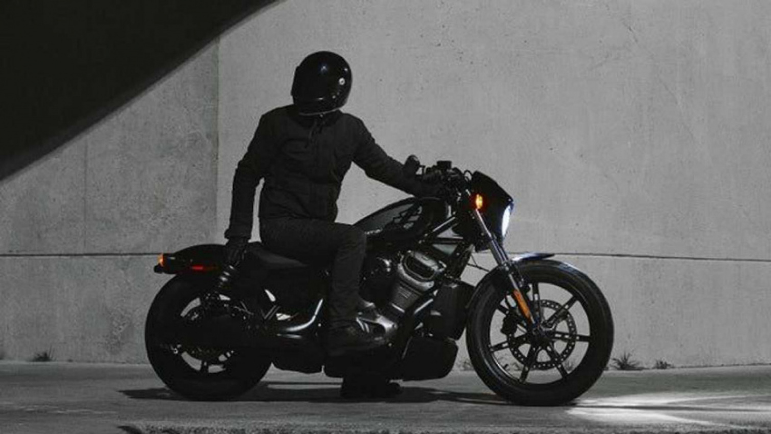 autos, cars, harley-davidson, harley, harley-davidson pulls the covers off the shiny new nightster