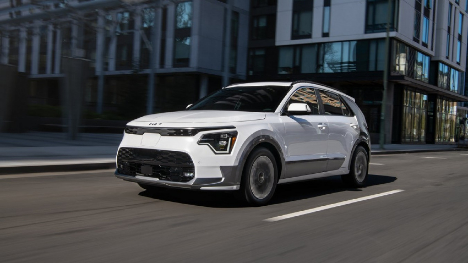 cars, hybrid cars, kia, android, electric cars, hybrids, kia news, plug-in hybrids, android, kia reveals redesigned 2023 niro ev, hybrid, and plug-in hybrid