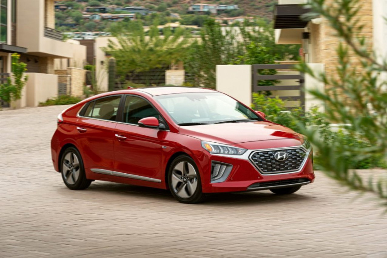 autos, cars, accord, elantra, hybrid, sonata, fuel economy: best gas sippers with over 40 mpg