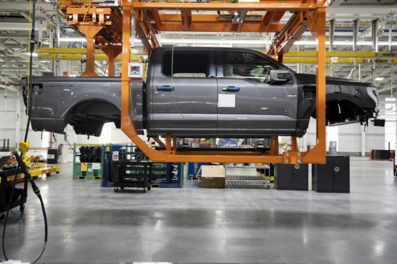 autos, cars, ford, electric cars, ford f-150, ford f-150 news, ford news, industry, pickup trucks, synd-nexstar, 2022 ford f-150 lightning electric pickup starts production april 26